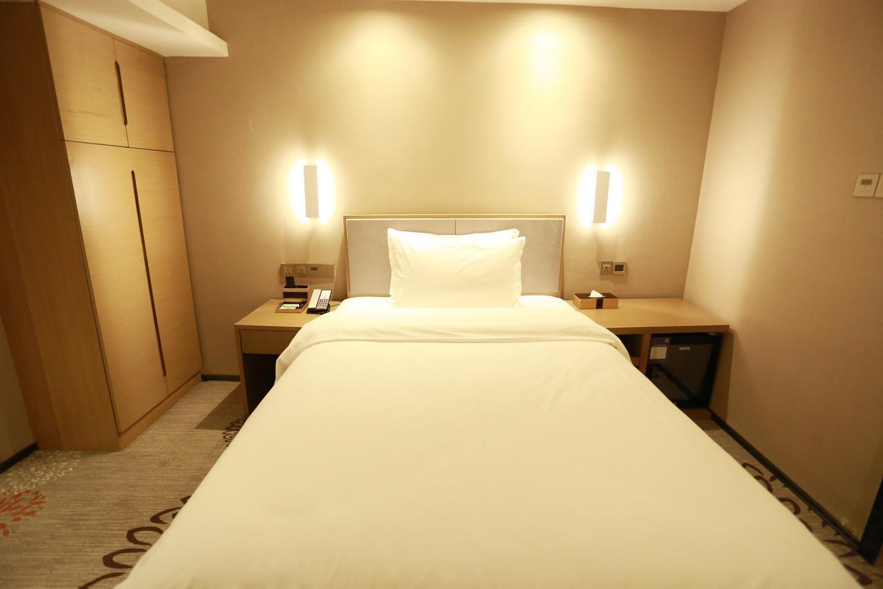 Lavande Hotel Baogang Avenue Guangbai Xinyi Branch قوانغتشو المظهر الخارجي الصورة